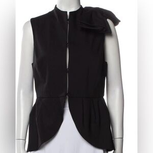 Alice + Olivia Addison shoulder bow peplum cut clasp hook vest jacket blouse S